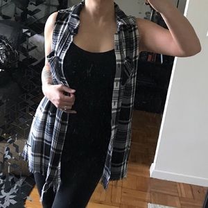 Black and White Plaid Sleeveless shirt